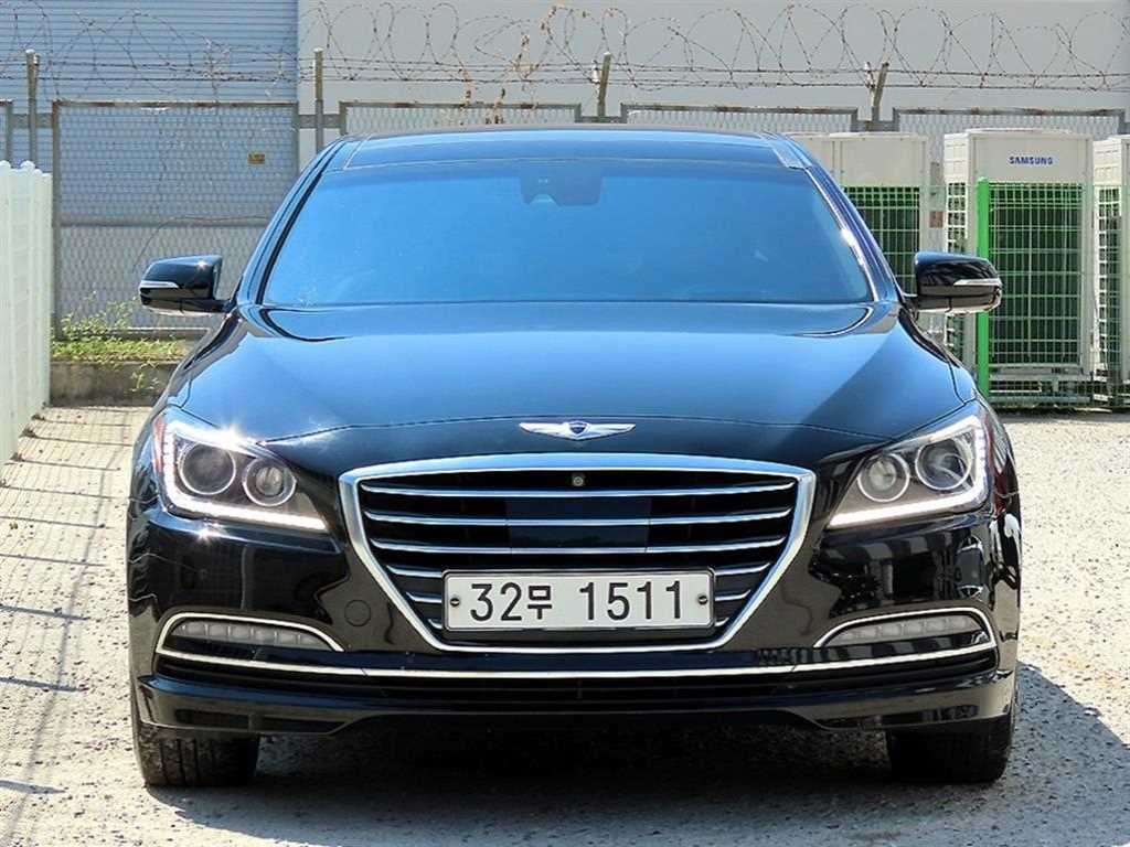 HYUNDAI Genesis