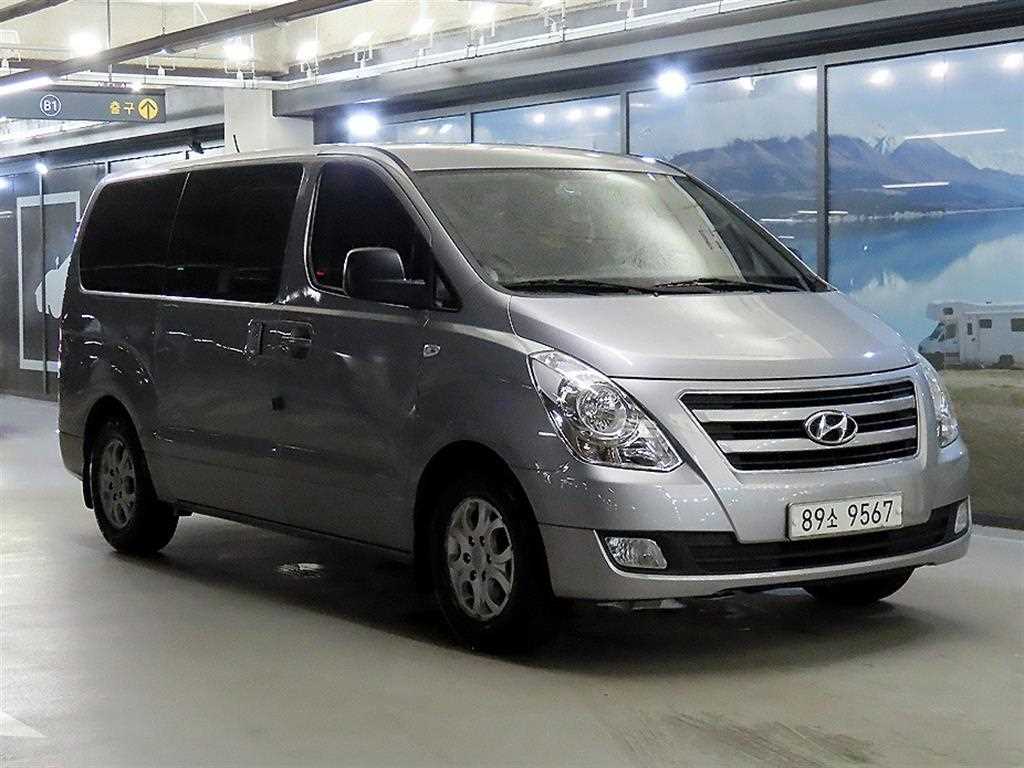 HYUNDAI Starex