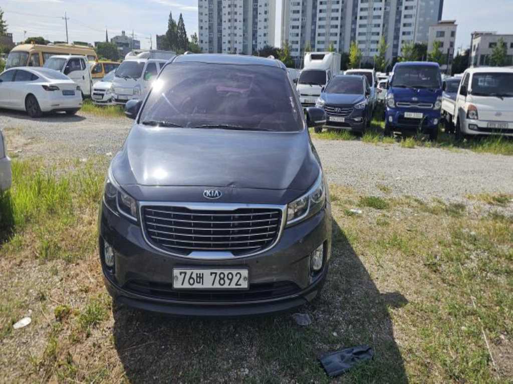 KIA Carnival