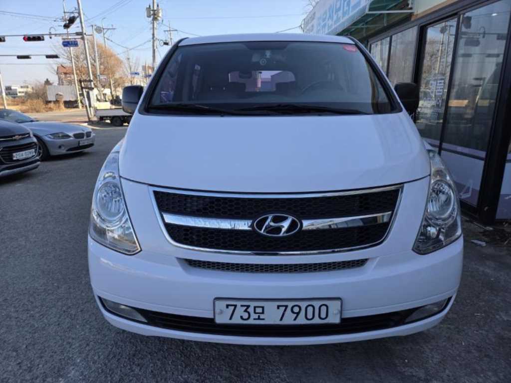 HYUNDAI Starex 2015 — Zona Franca Iquique