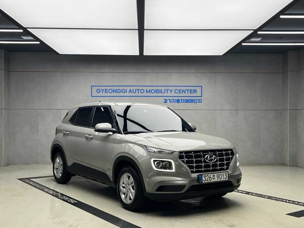 HYUNDAI Venue