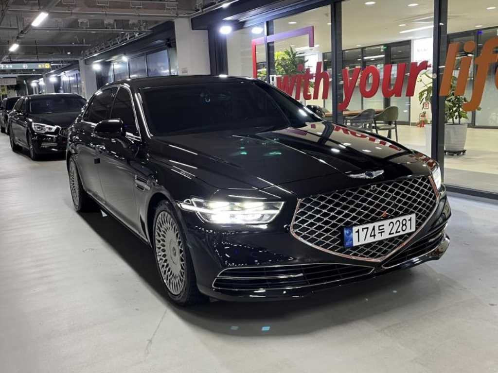 Genesis G90