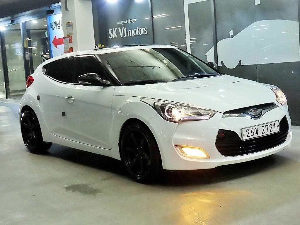 HYUNDAI Veloster
