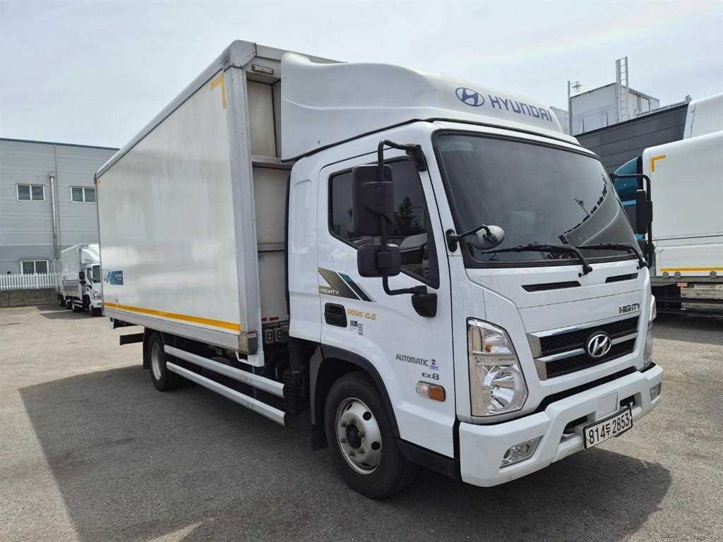 medium and large cargo truck