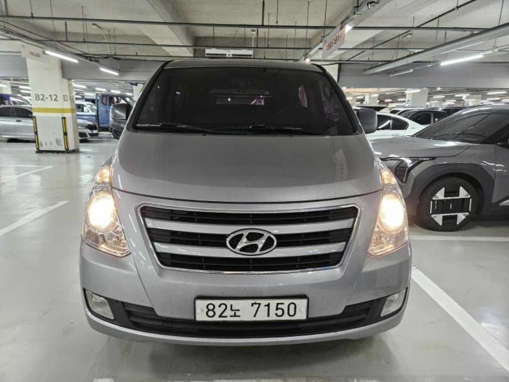 HYUNDAI Starex 2016 — Zona Franca Iquique