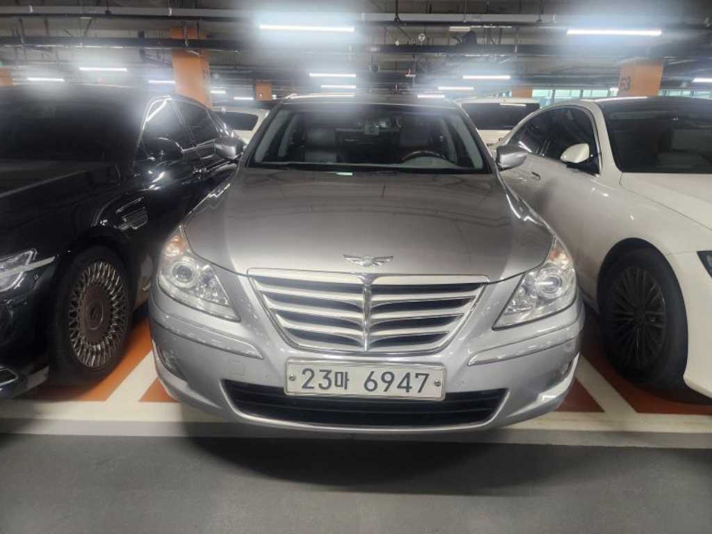 HYUNDAI Genesis