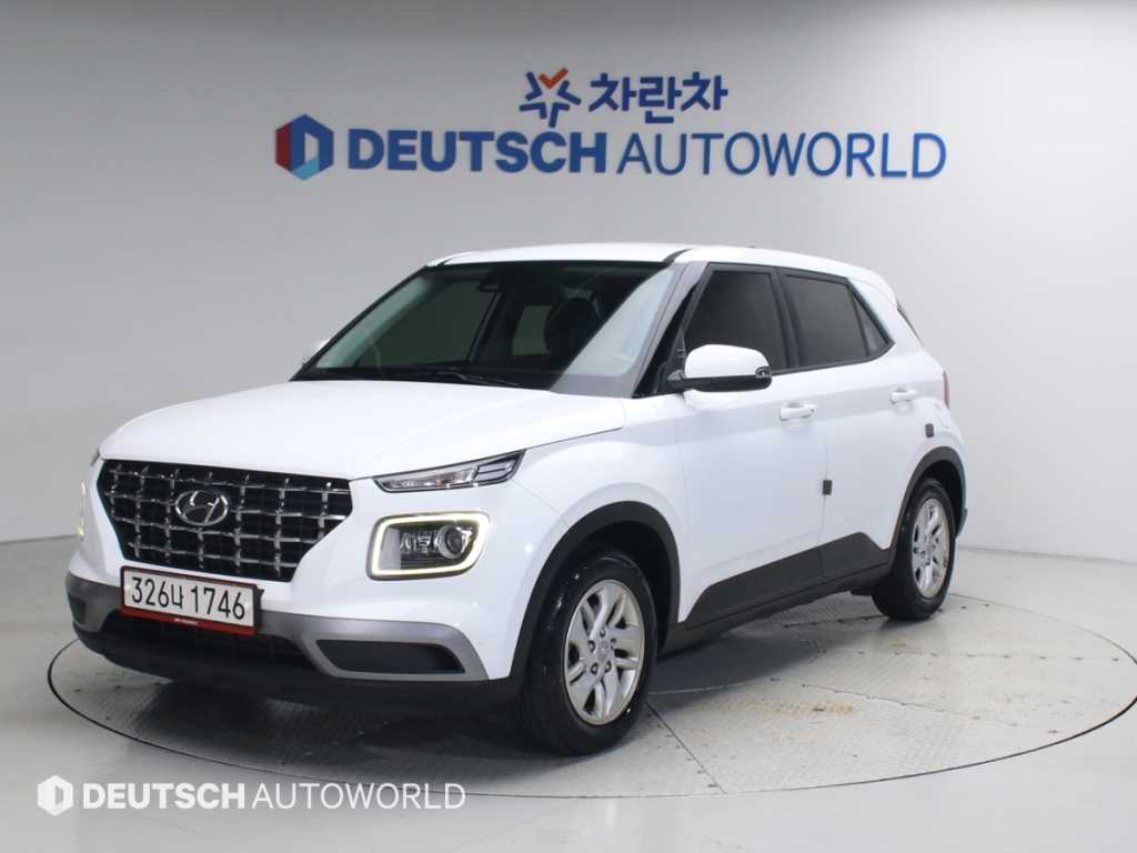 HYUNDAI Venue