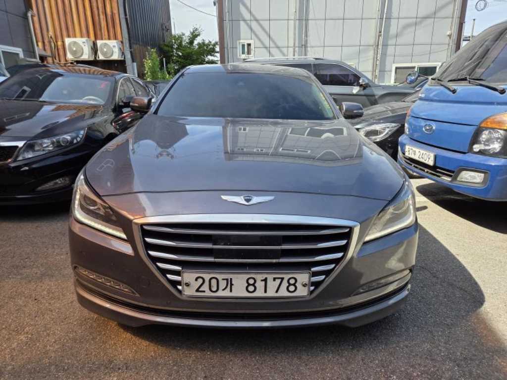 HYUNDAI Genesis