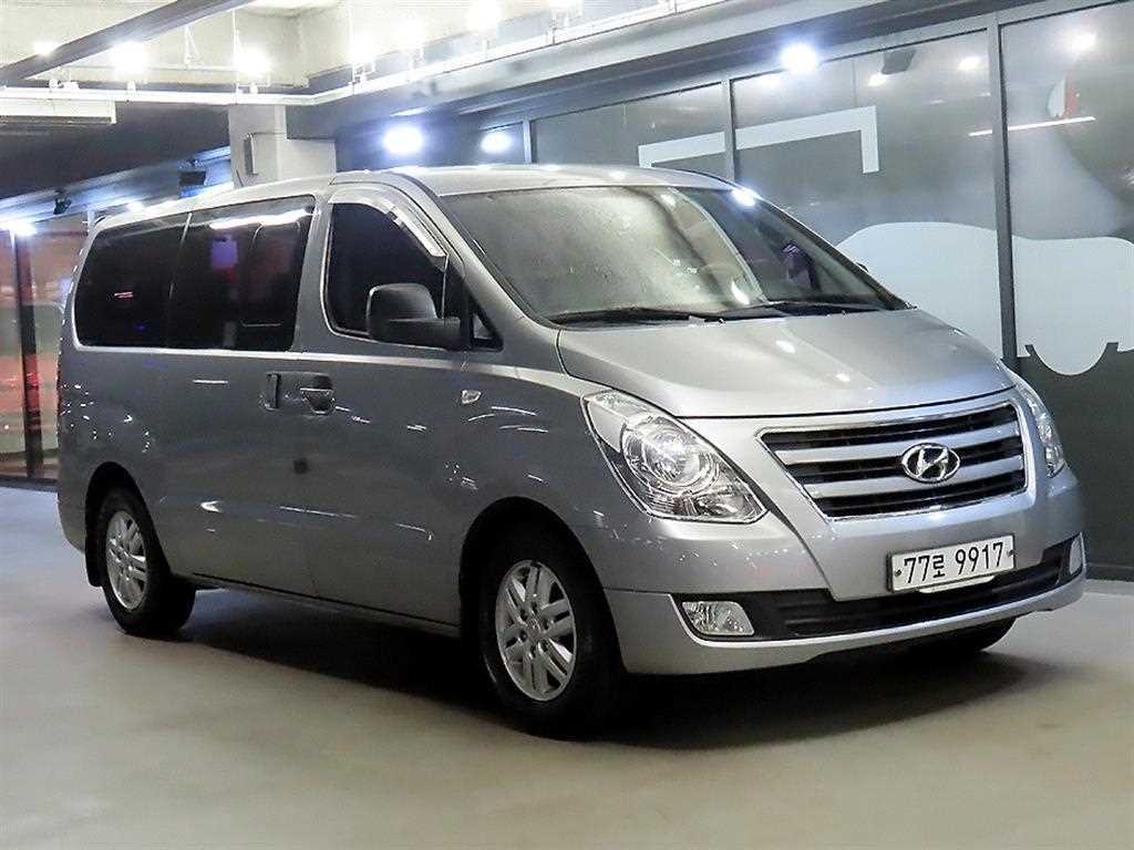 HYUNDAI Starex