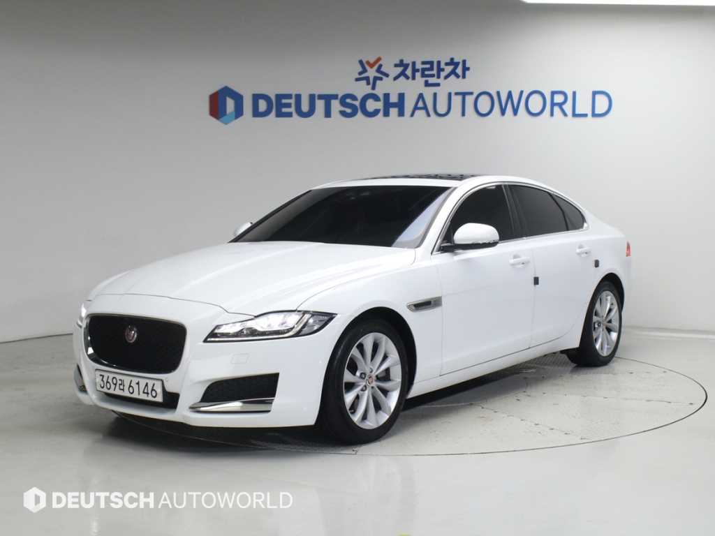 Jaguar XF