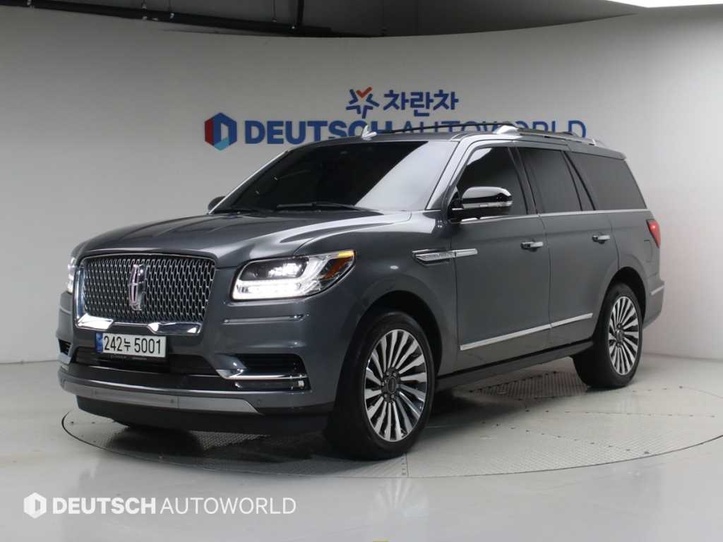 Lincoln Navigator