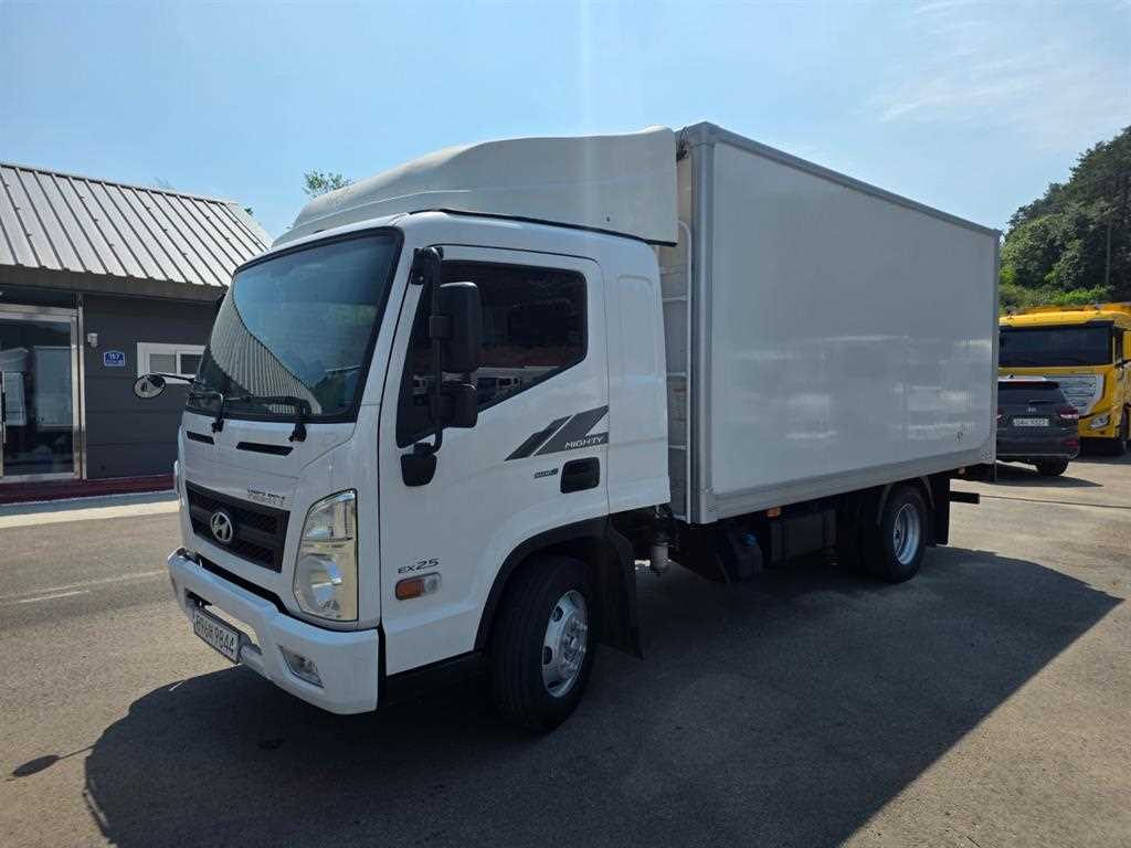 medium and large cargo truck