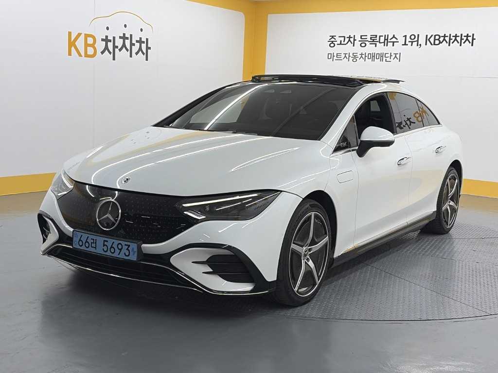 Mercedes Benz EQE
