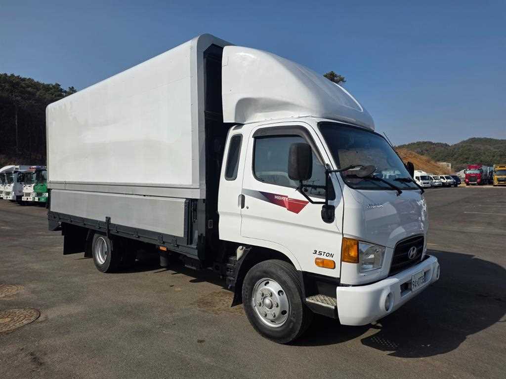 medium and large cargo truck