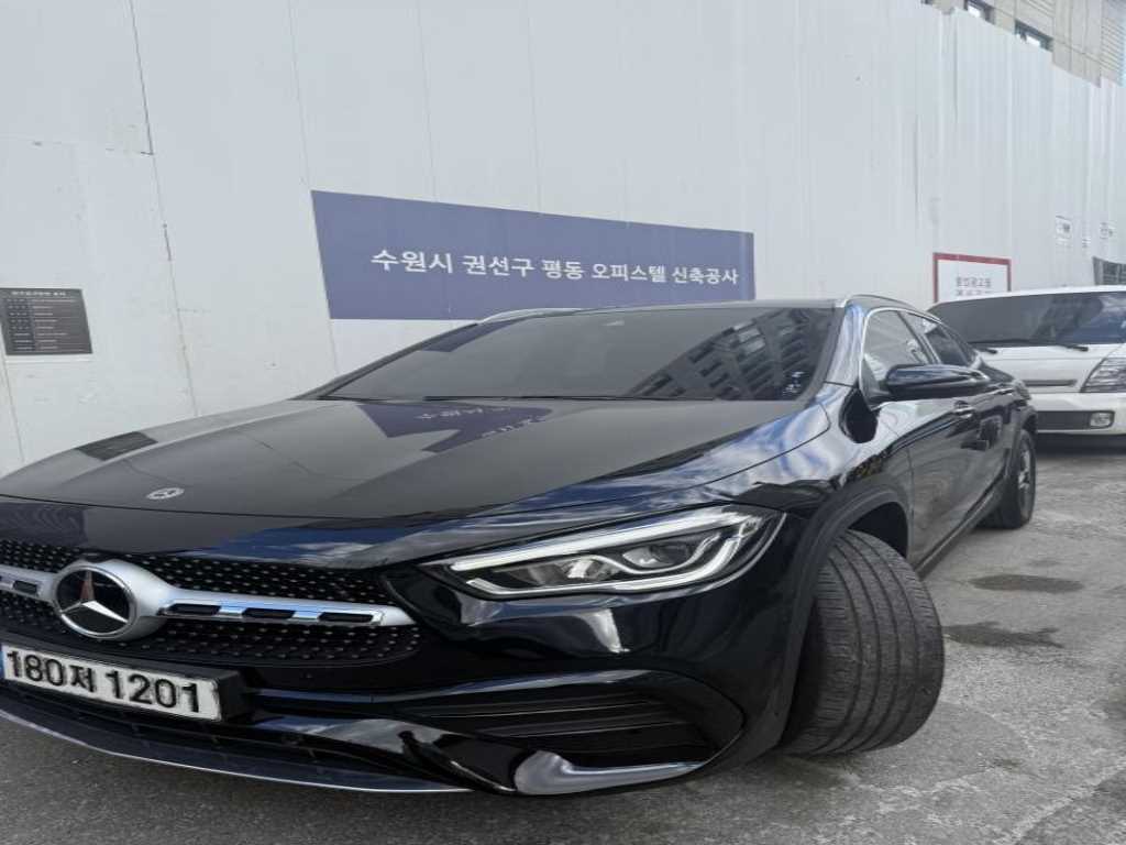 Mercedes Benz GLA Class