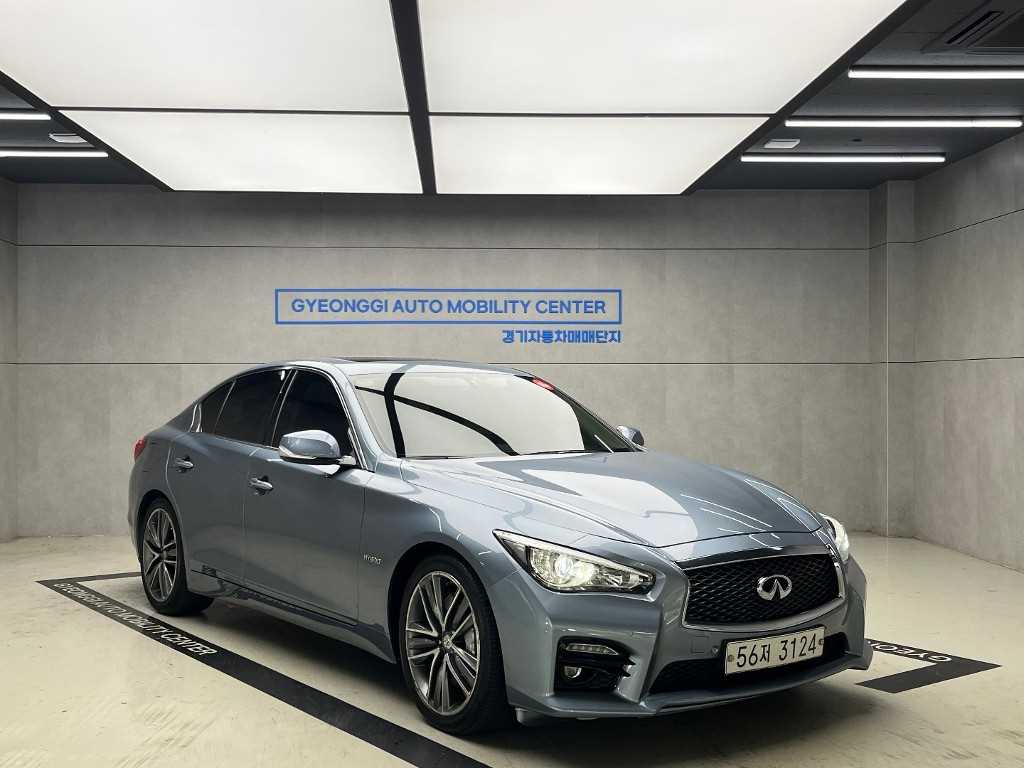 Infiniti Q
