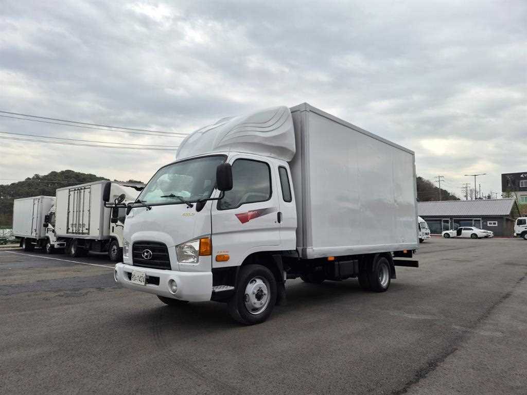 medium and large cargo truck 2.5 tons