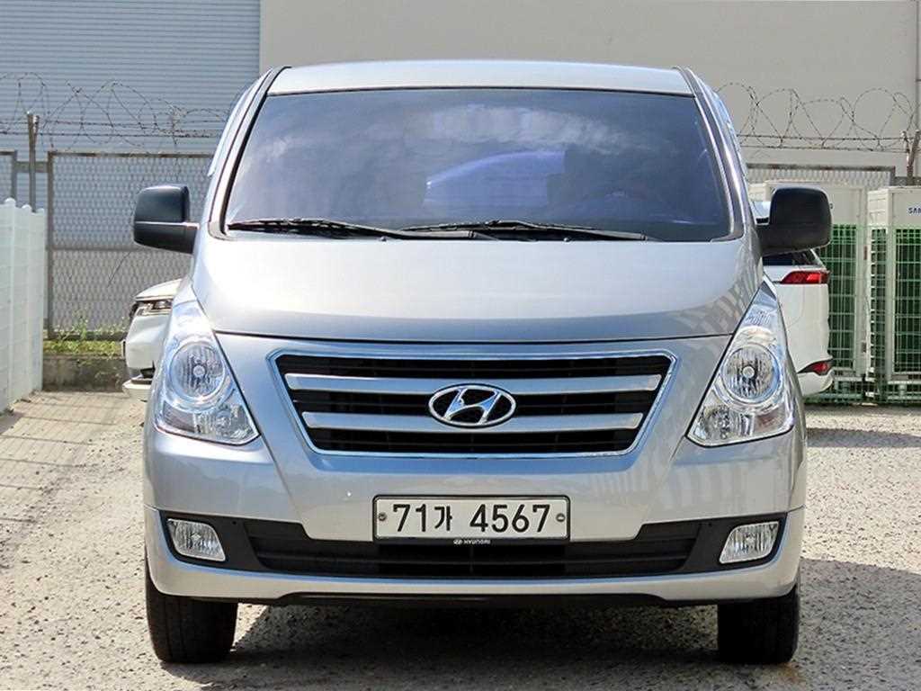 HYUNDAI Starex