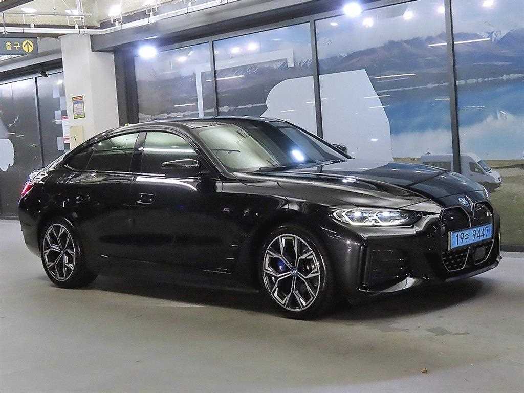 BMW i4