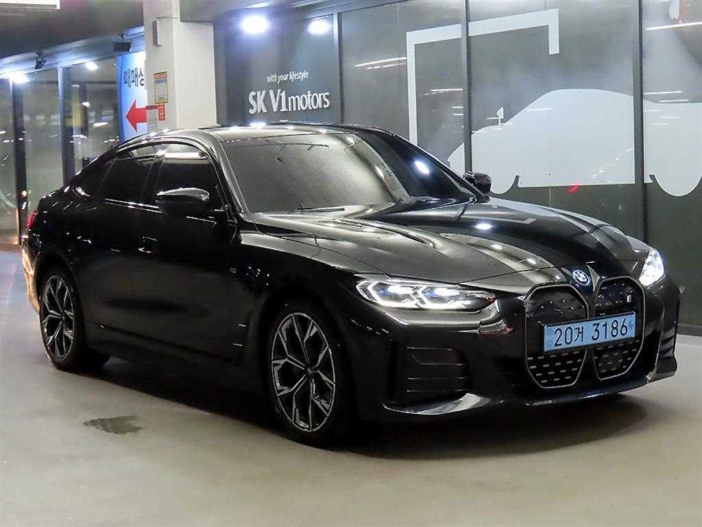 BMW i4