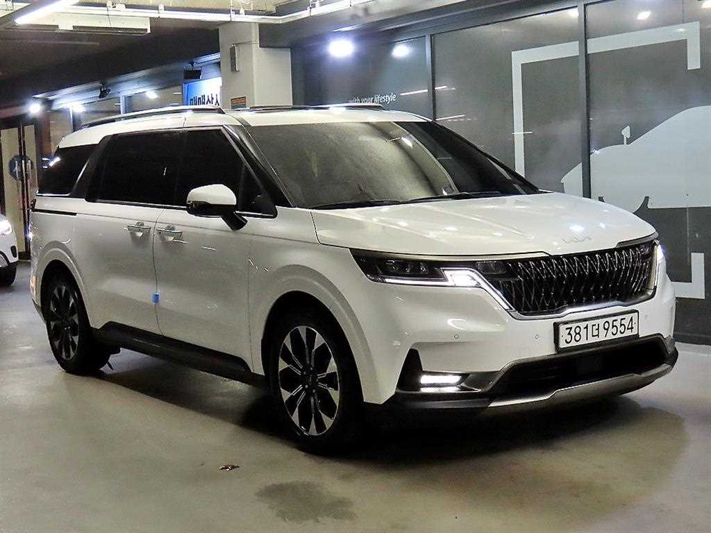 KIA Carnival 2023 — Zona Franca Iquique