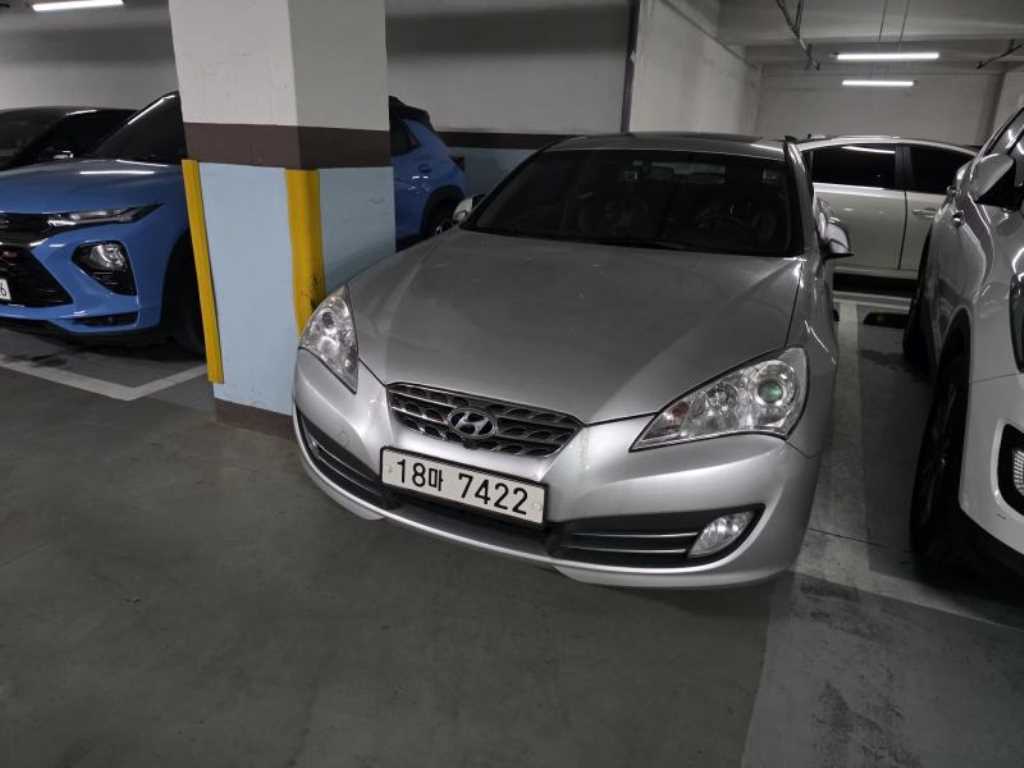 HYUNDAI Genesis 2009 — Zona Franca Iquique