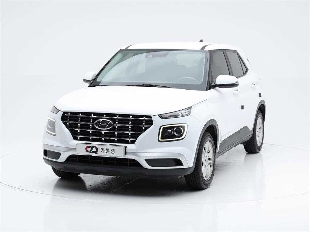 HYUNDAI Venue