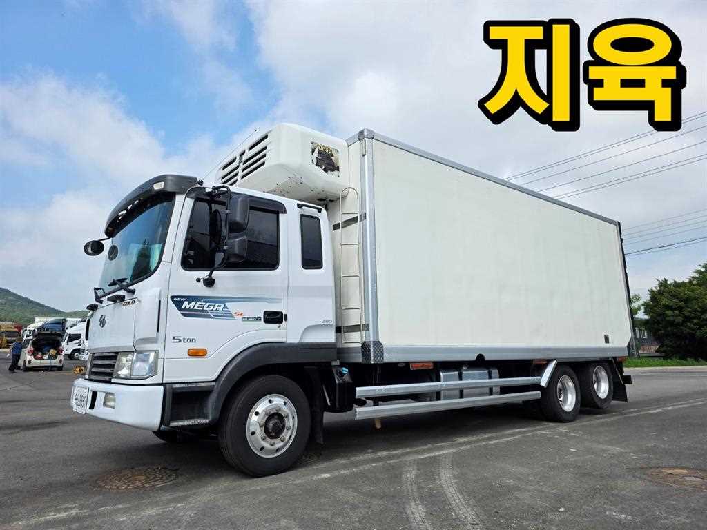 medium and large cargo truck