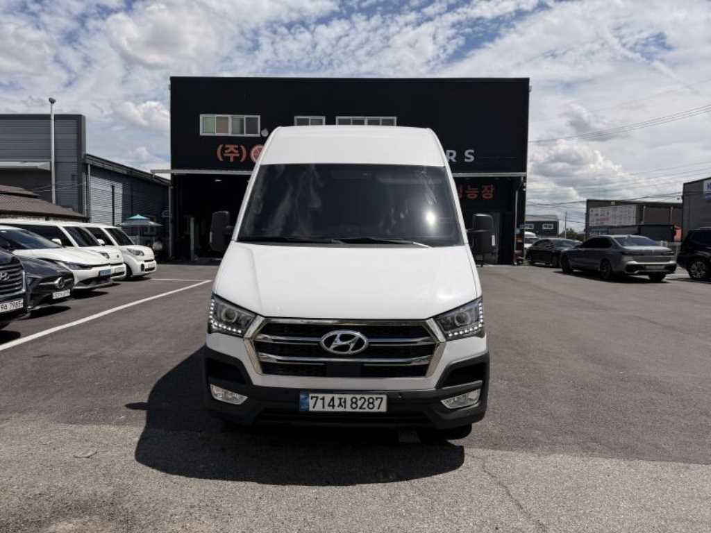 HYUNDAI Solati