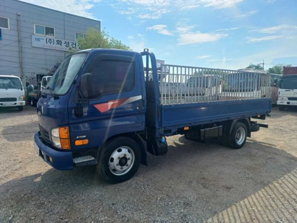 medium and large cargo Cargo (2 ton) Mi