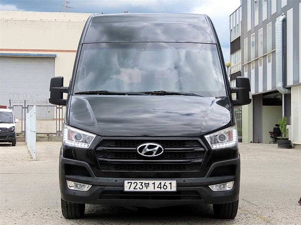 HYUNDAI Solati