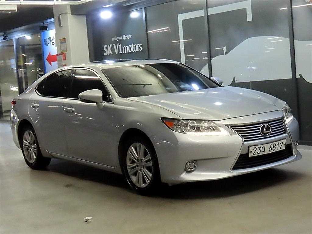 Lexus ES