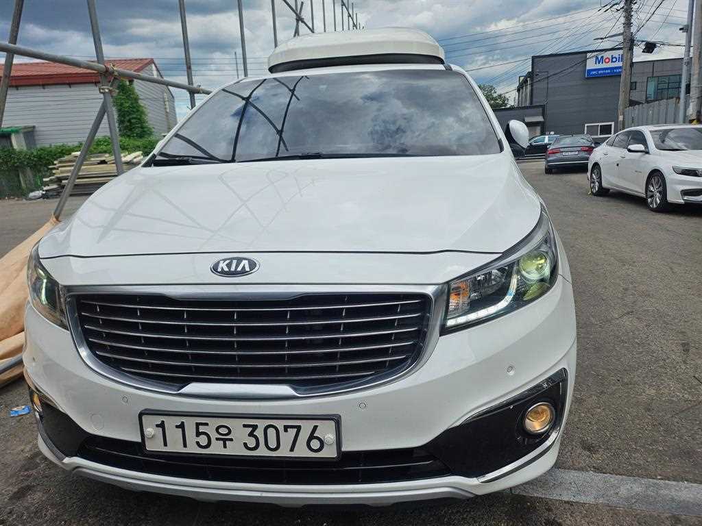 KIA Carnival 2017 — Zona Franca Iquique
