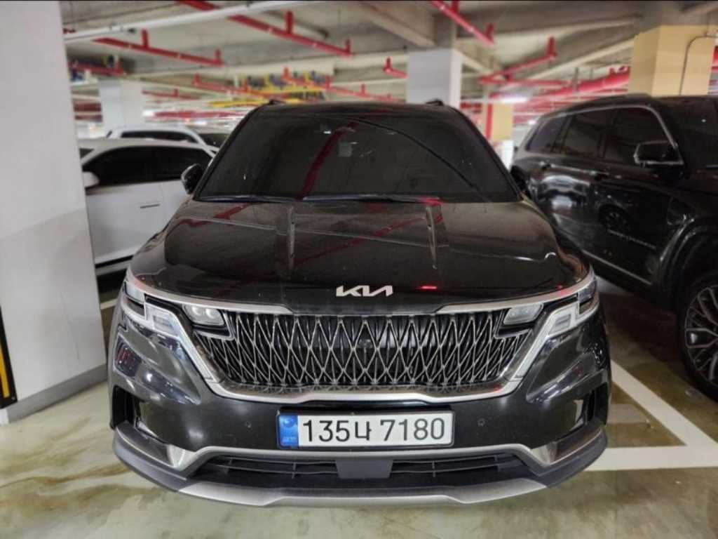 KIA Carnival 2022 — Zona Franca Iquique