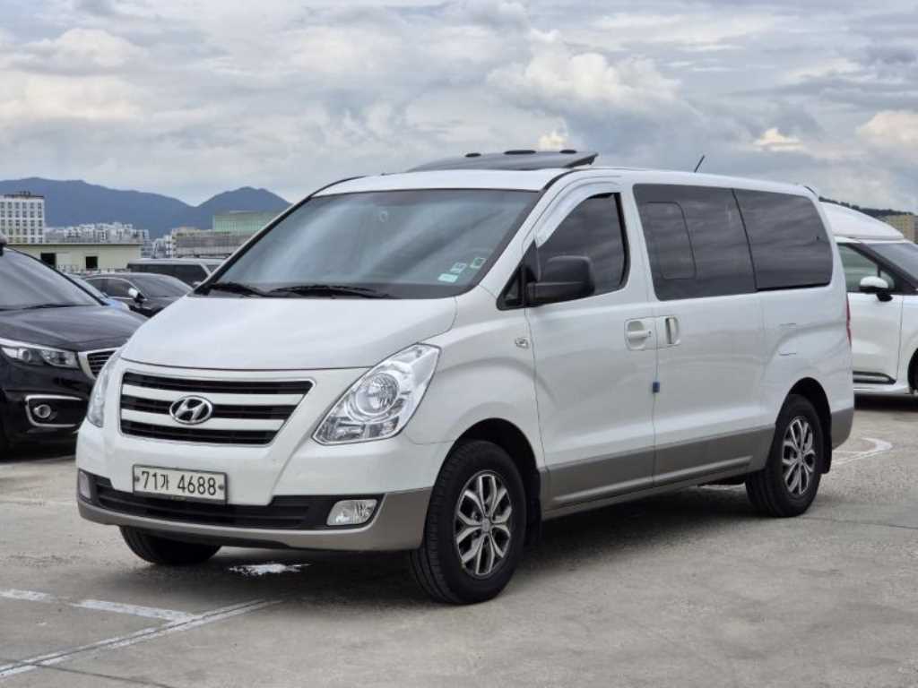 HYUNDAI Starex 2015 — Zona Franca Iquique