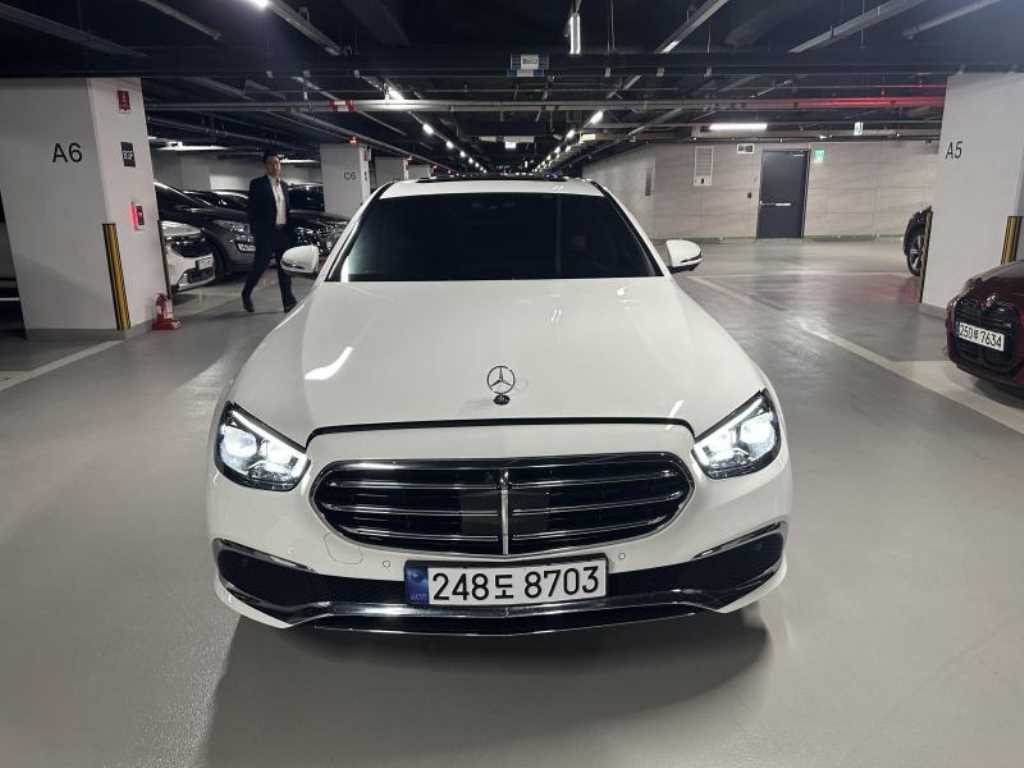 Mercedes Benz E class 2023 — Zona Franca Iquique