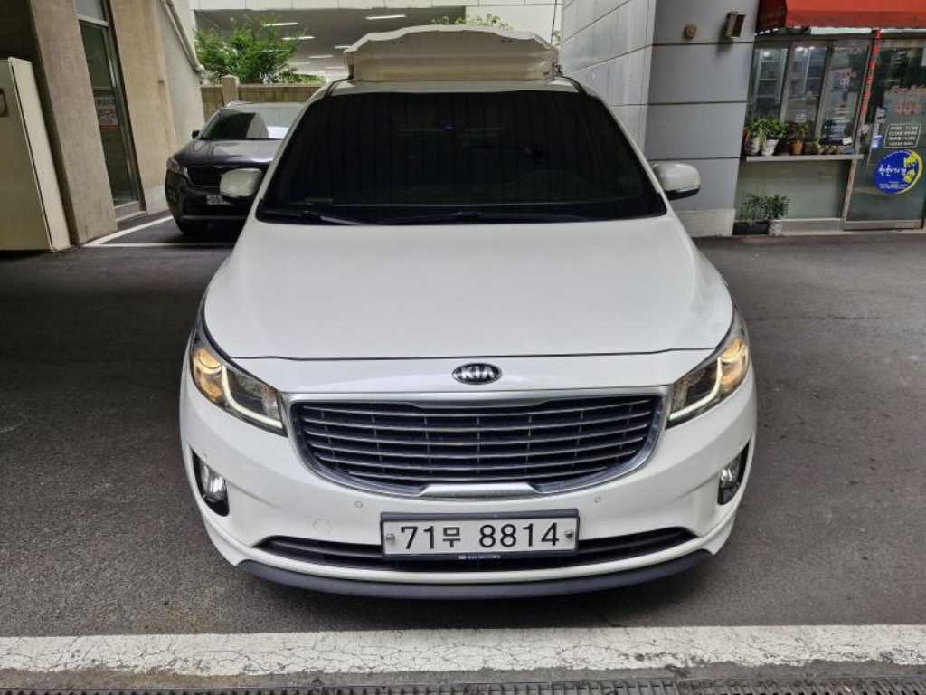 KIA Carnival 2016 — Zona Franca Iquique