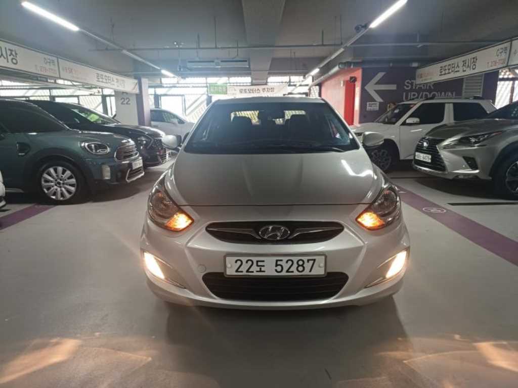 HYUNDAI Accent