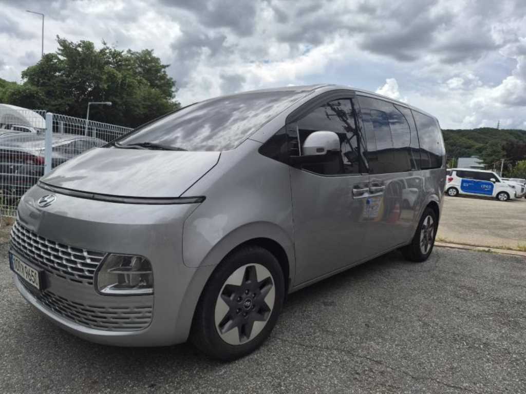 HYUNDAI Staria 2021 — Zona Franca Iquique