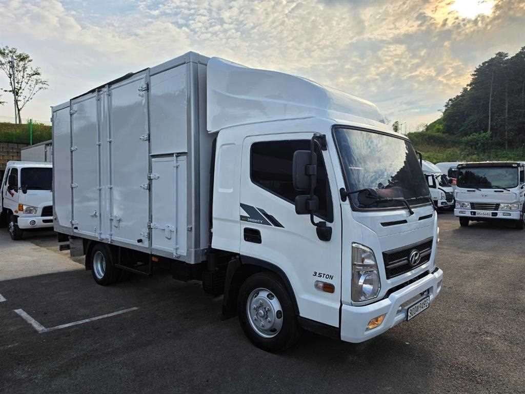 medium and large cargo truck (High) Inter