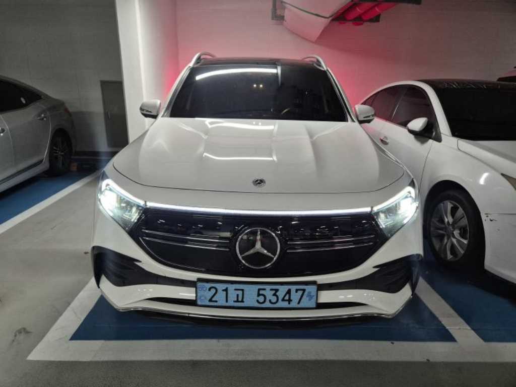 Mercedes Benz EQB
