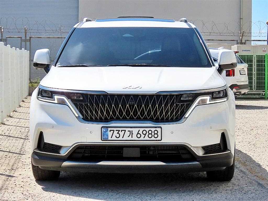 KIA Carnival 2022 — Zona Franca Iquique