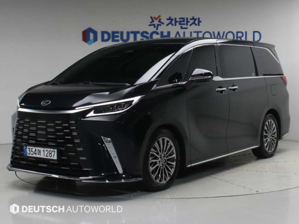 Lexus LM