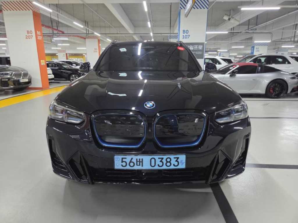 BMW iX3