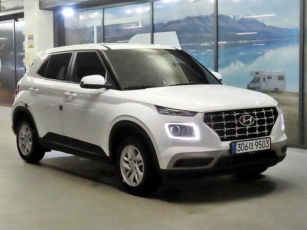 HYUNDAI Venue