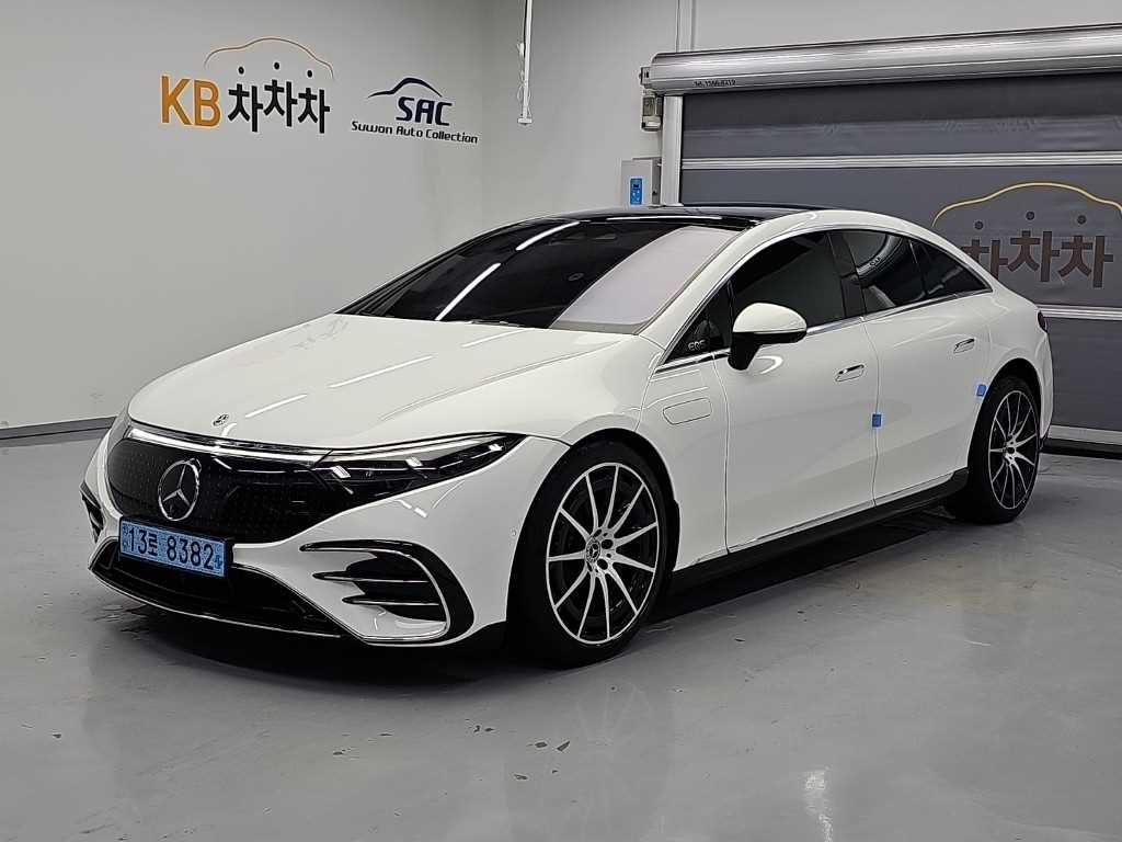Mercedes Benz EQS