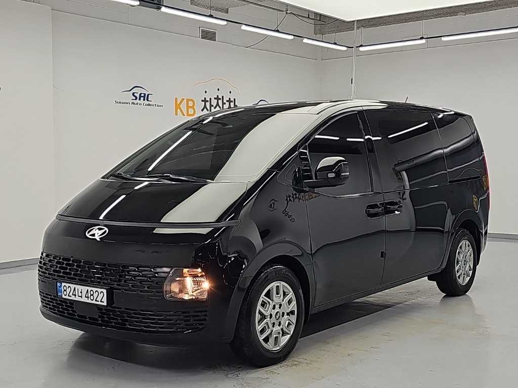 HYUNDAI Staria 2025 — Zona Franca Iquique