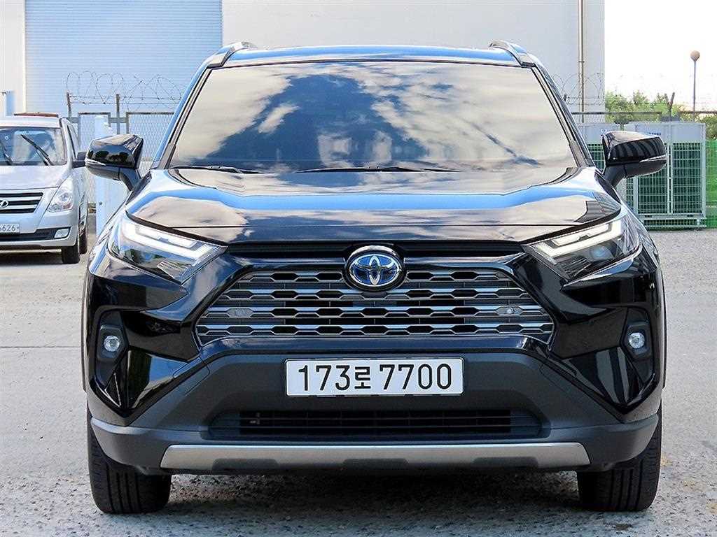 Toyota RAV4 (5th Generation) 2.5 4WD Hy