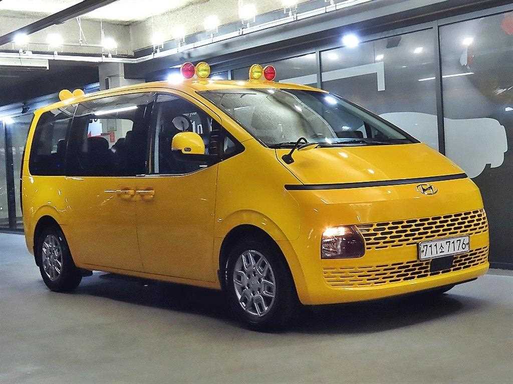 HYUNDAI Staria 2022 — Zona Franca Iquique
