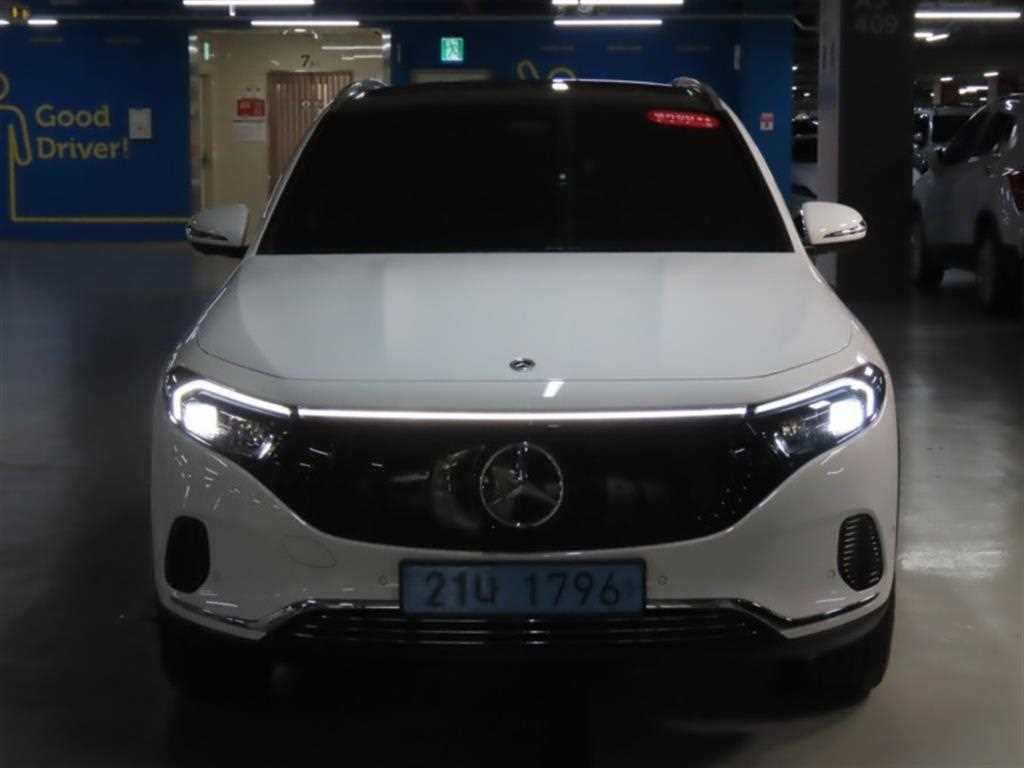 Mercedes Benz EQA
